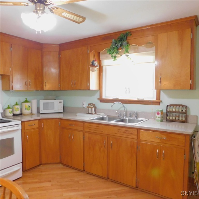 Geddes, New York 13219, United States, 3 Bedrooms Bedrooms, ,2 BathroomsBathrooms,Residential,Pending,121451