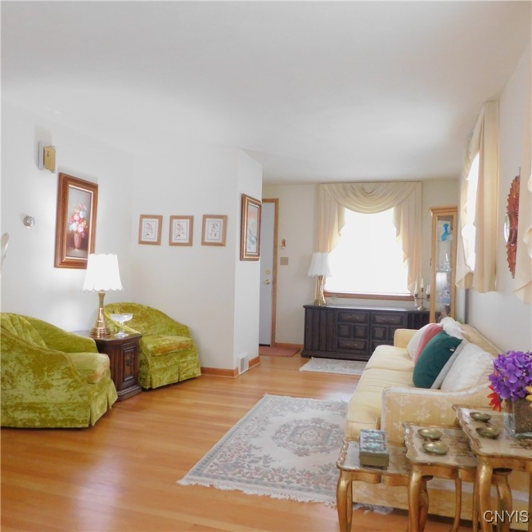 Geddes, New York 13219, United States, 3 Bedrooms Bedrooms, ,2 BathroomsBathrooms,Residential,Pending,121451