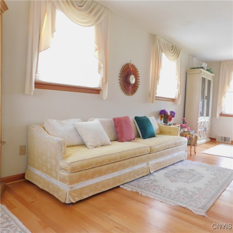 Geddes, New York 13219, United States, 3 Bedrooms Bedrooms, ,2 BathroomsBathrooms,Residential,Pending,121451