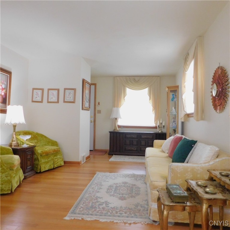 Geddes, New York 13219, United States, 3 Bedrooms Bedrooms, ,2 BathroomsBathrooms,Residential,Pending,121451