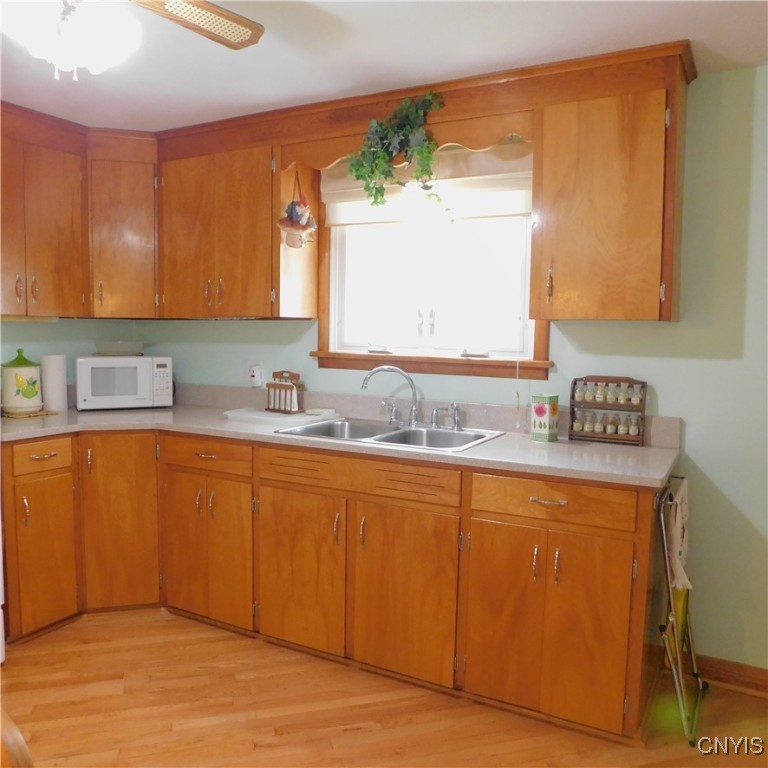 Geddes, New York 13219, United States, 3 Bedrooms Bedrooms, ,2 BathroomsBathrooms,Residential,Pending,121451