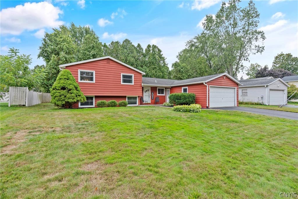 Photo of 4128 Willowbrook Drive, Clay, NY 13090 (MLS # S1710007)
