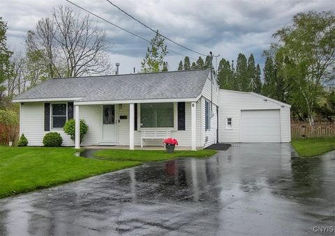 6 Tyler Court, Manlius, NY 13104 - MLS#: S1604327