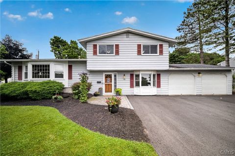 Homes For Sale - 118 Ivy Lane<br/> Camillus, NY 13219