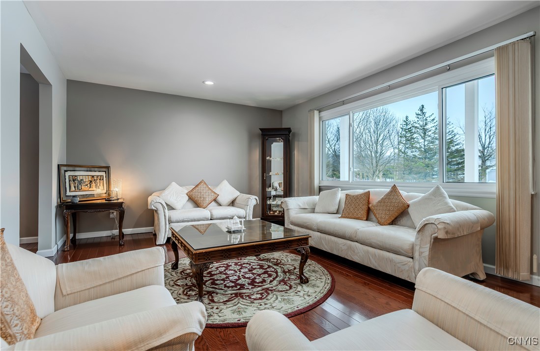 6 Donegal Place, New Hartford, New York image 7