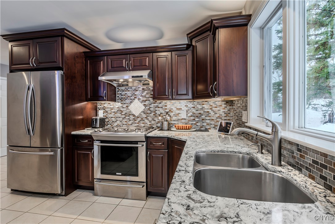 6 Donegal Place, New Hartford, New York image 18