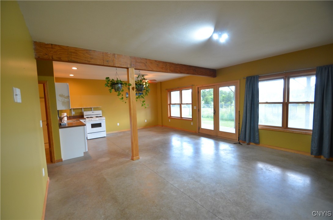 Marcellus, New York 13108, United States, 4 Bedrooms Bedrooms, ,3 BathroomsBathrooms,Residential,Active,198643