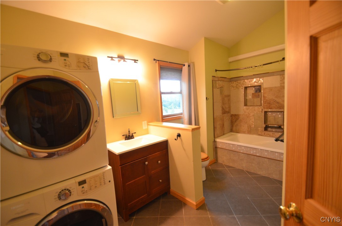 Marcellus, New York 13108, United States, 4 Bedrooms Bedrooms, ,3 BathroomsBathrooms,Residential,Active,198643