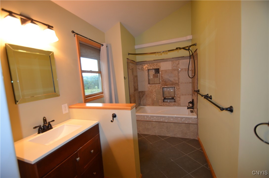 Marcellus, New York 13108, United States, 4 Bedrooms Bedrooms, ,3 BathroomsBathrooms,Residential,Active,198643