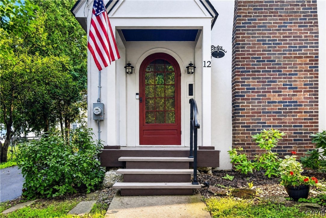 12 Woodland Road