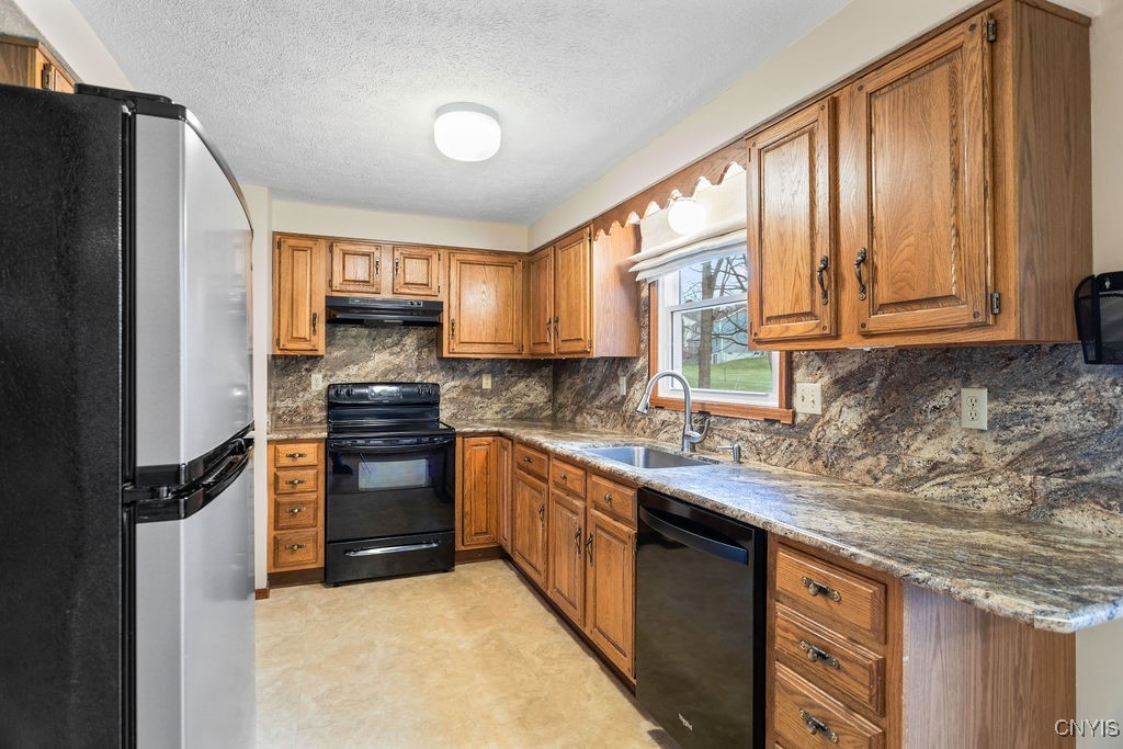 4766 Sabre Lane, Manlius, New York image 8