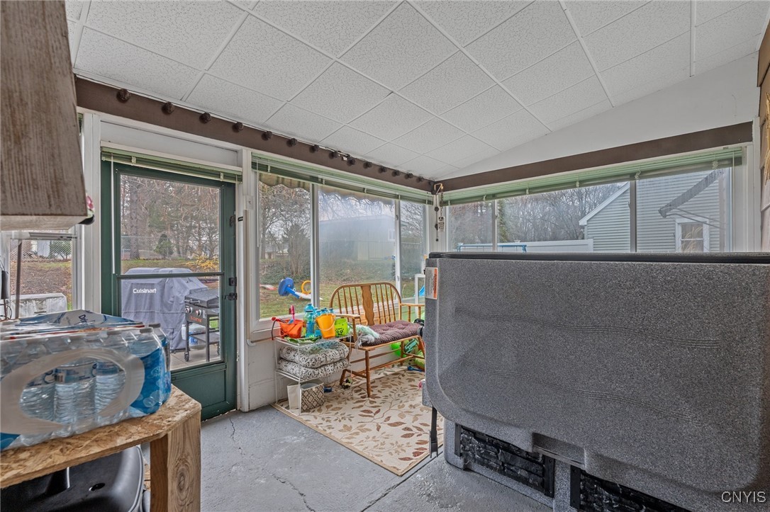 404 S Onondaga Road, Camillus, New York image 33