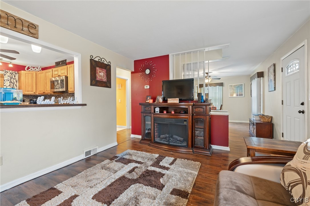 404 S Onondaga Road, Camillus, New York image 14