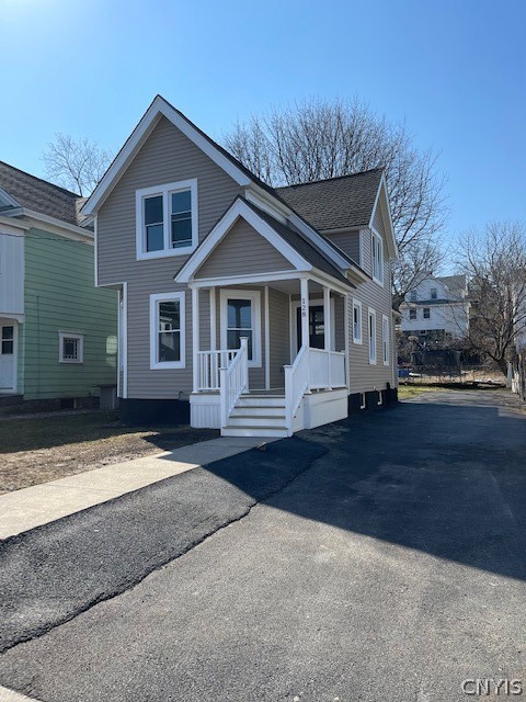128 Freeman Avenue