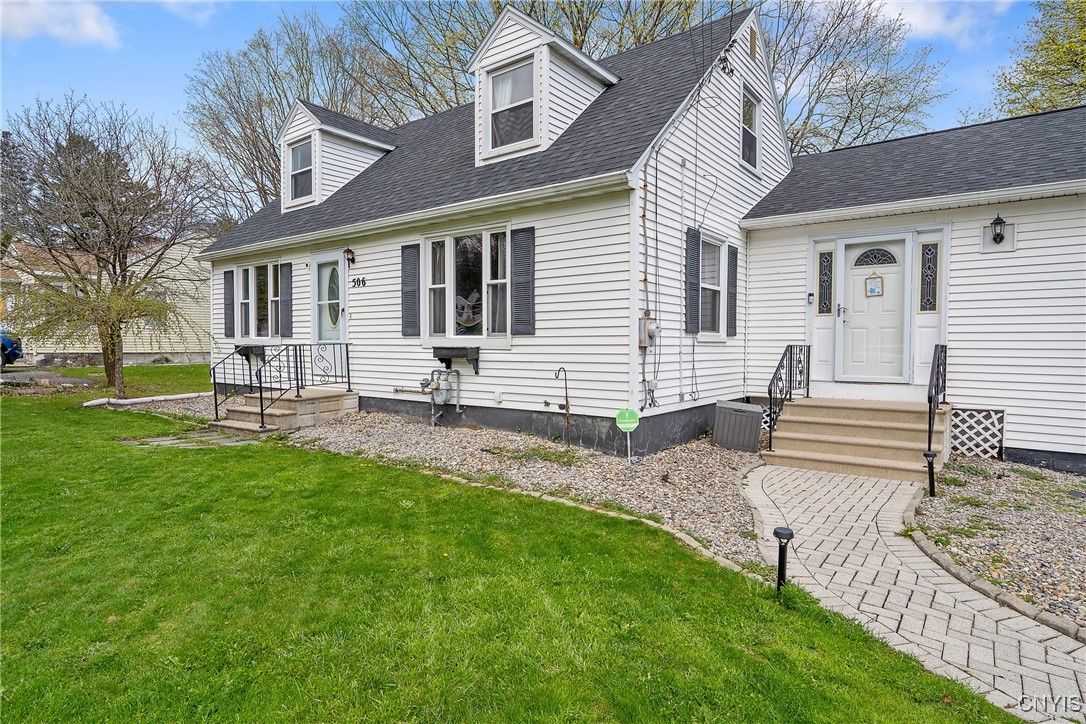 506 Richards Road, Camillus, New York image 3