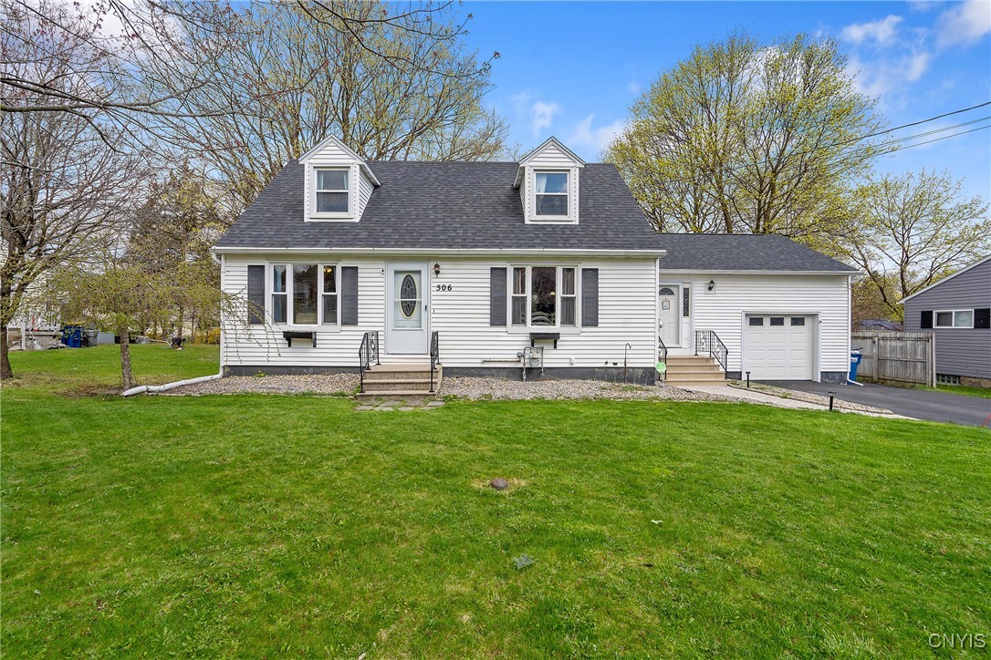 506 Richards Road, Camillus, New York image 1