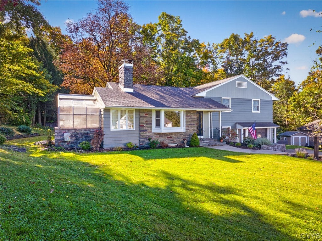 32 Forest Road