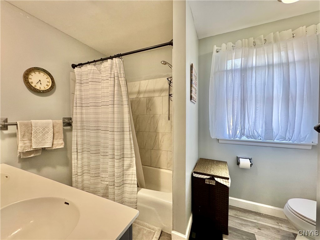 Dewitt, New York 13078, United States, 5 Bedrooms Bedrooms, ,4 BathroomsBathrooms,Residential,Active,203610