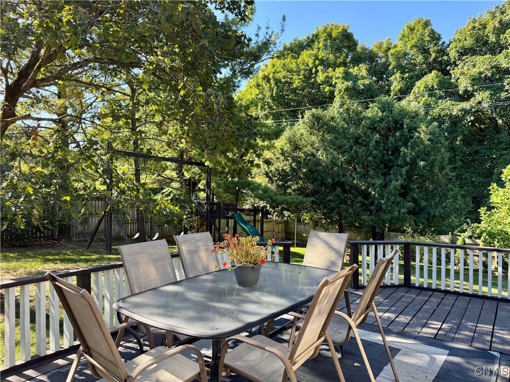 Dewitt, New York 13078, United States, 5 Bedrooms Bedrooms, ,4 BathroomsBathrooms,Residential,Active,203610