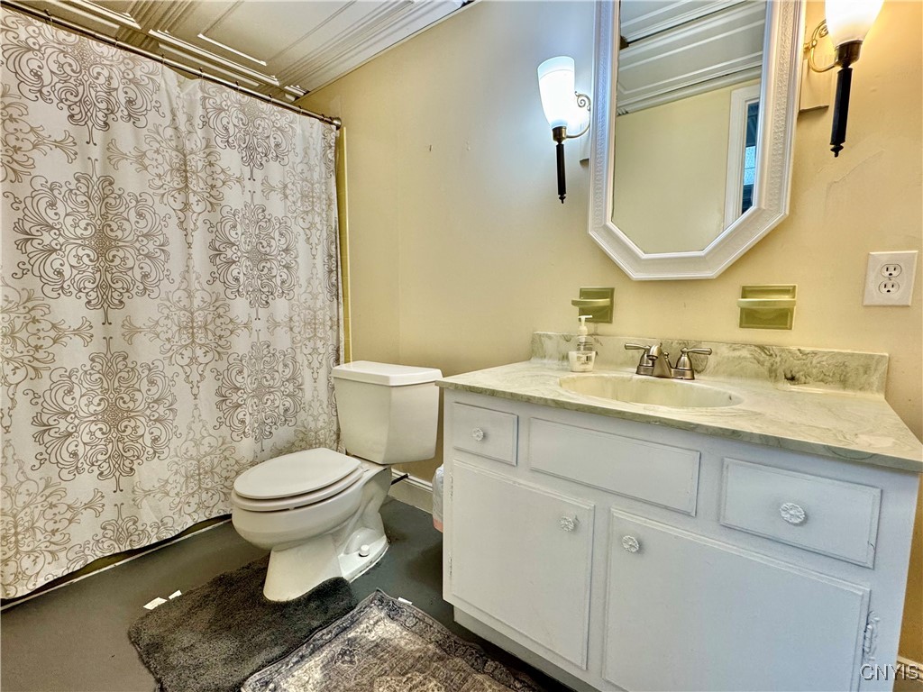 Dewitt, New York 13078, United States, 5 Bedrooms Bedrooms, ,4 BathroomsBathrooms,Residential,Active,203610