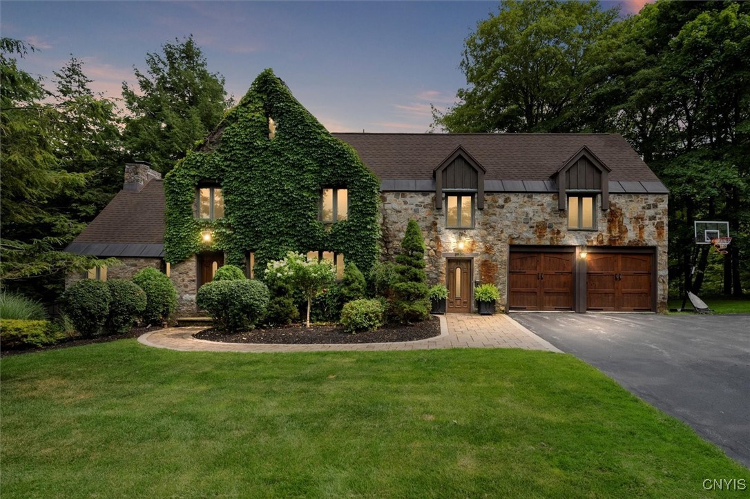 20 Sherman Circle, New Hartford, New York image 3