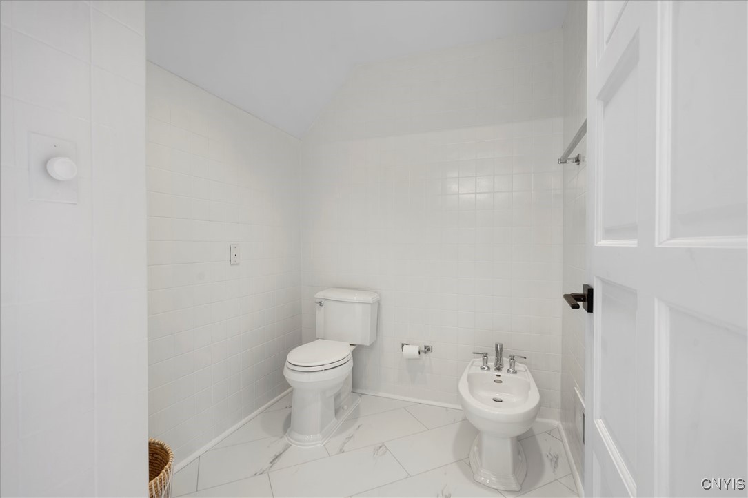 20 Sherman Circle, New Hartford, New York image 25