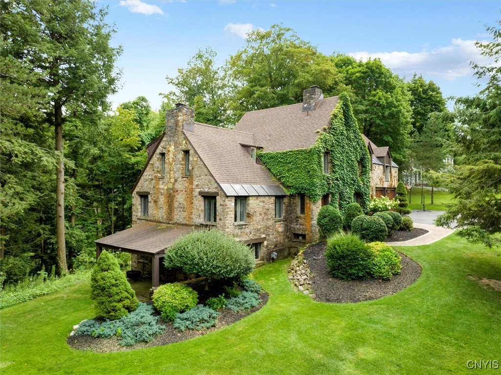20 Sherman Circle, New Hartford, New York image 4