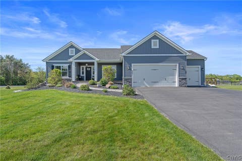 Homes For Sale - 4501 Hollyshire Way<br/> Clay, NY 13041