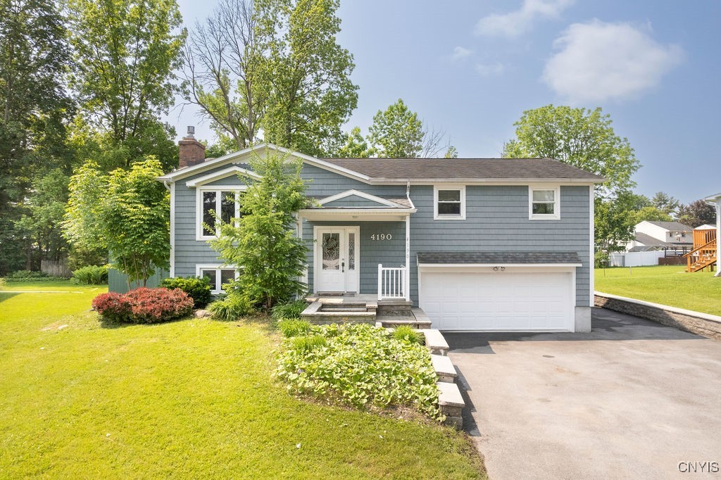4190 Stepping Stone Lane, Clay, New York image 1
