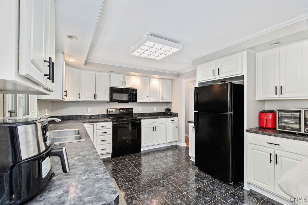 4190 Stepping Stone Lane, Clay, New York image 11