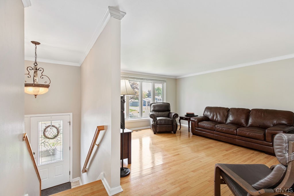 4190 Stepping Stone Lane, Clay, New York image 4