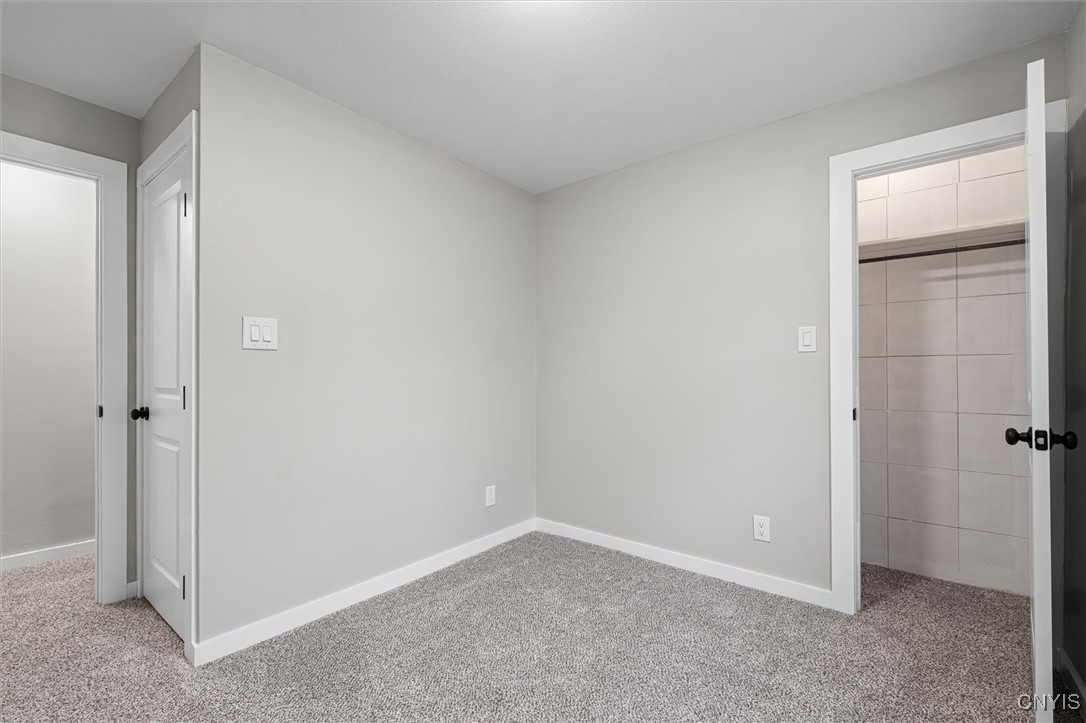 8758 Whiting Road, Cicero, New York image 14