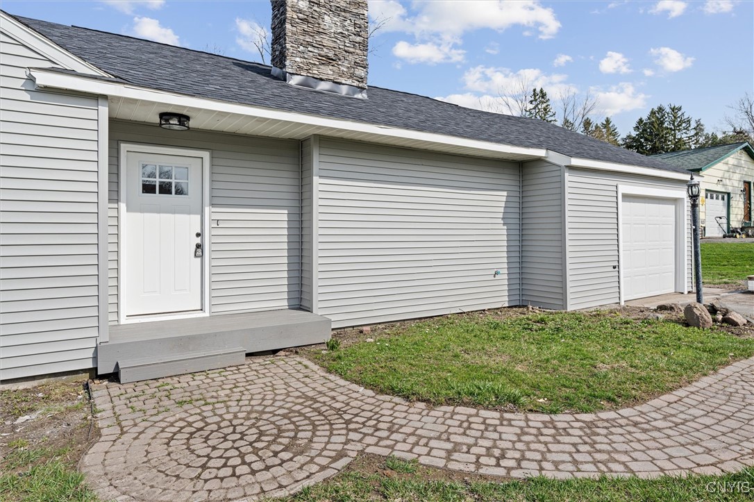 8758 Whiting Road, Cicero, New York image 5