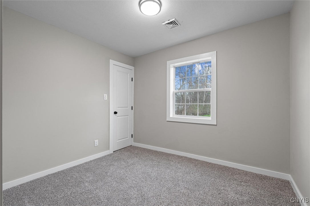 8758 Whiting Road, Cicero, New York image 13