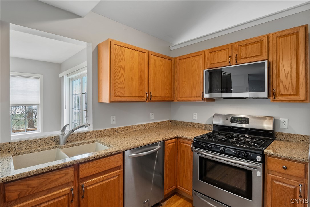 8402 Sutcliffe Drive, Clay, New York image 13