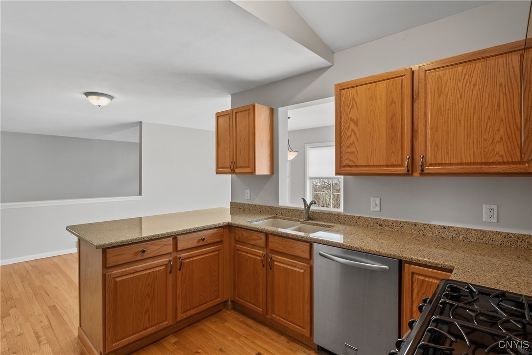 8402 Sutcliffe Drive, Clay, New York image 12