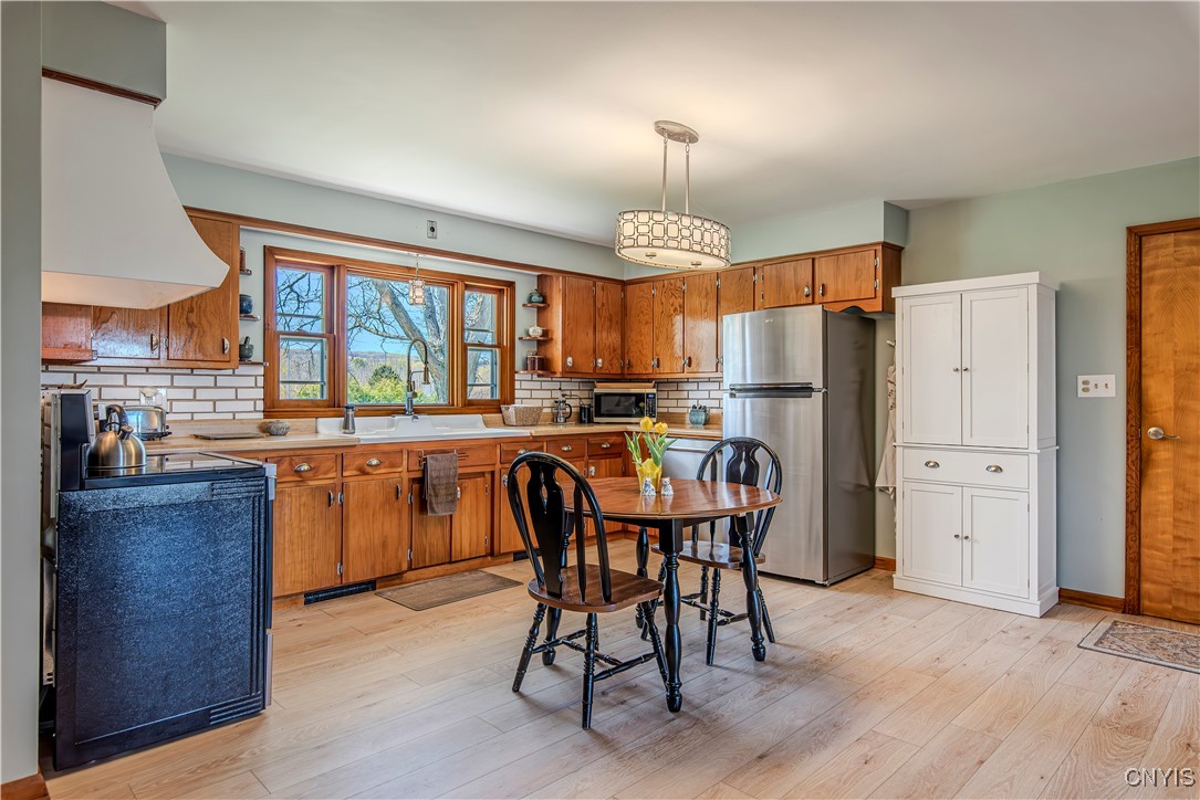 9386 Sessions Road, New Hartford, New York image 27