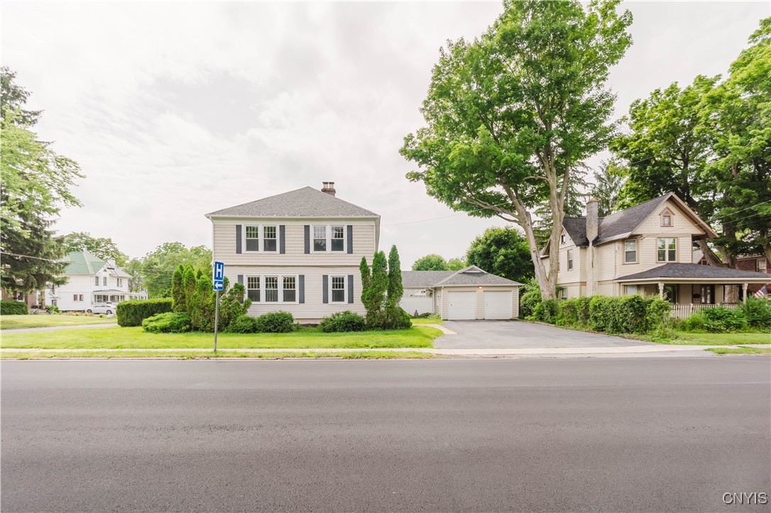 304 Flower Avenue W