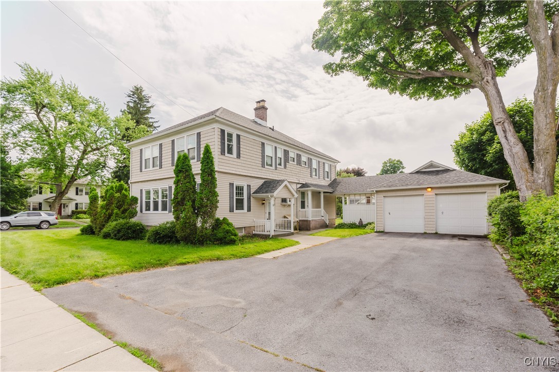 304 Flower Avenue W