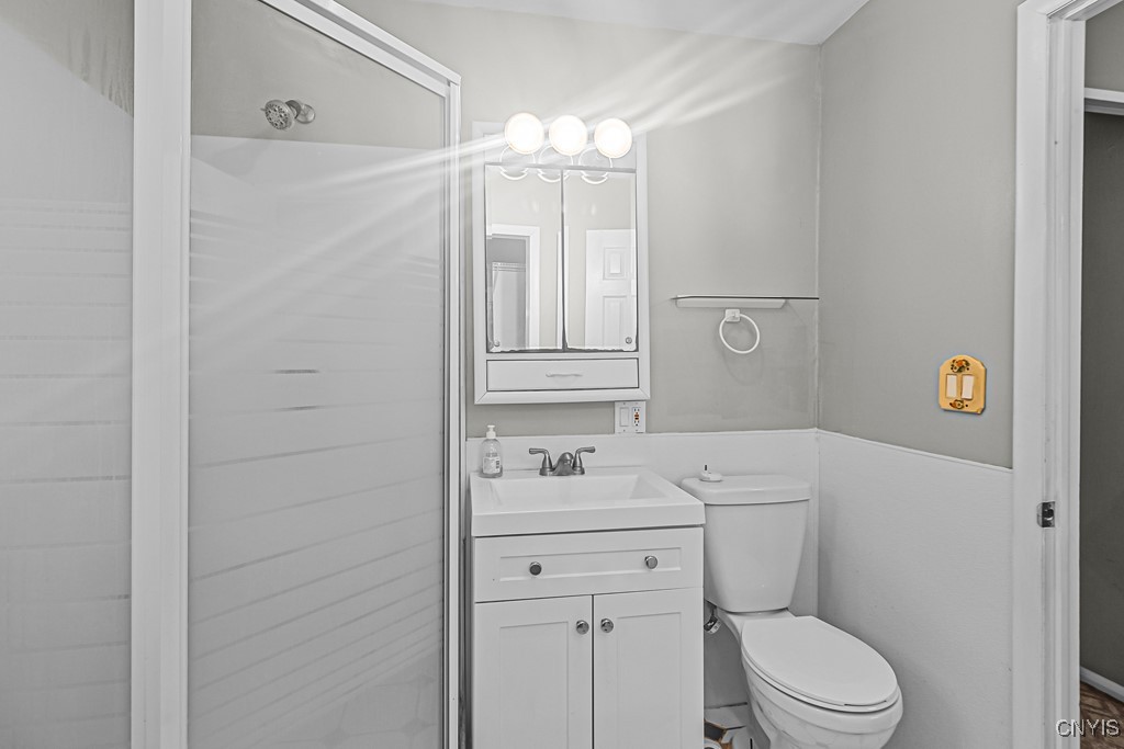 81 Oakdale Ave S Ave, New Hartford, New York image 28