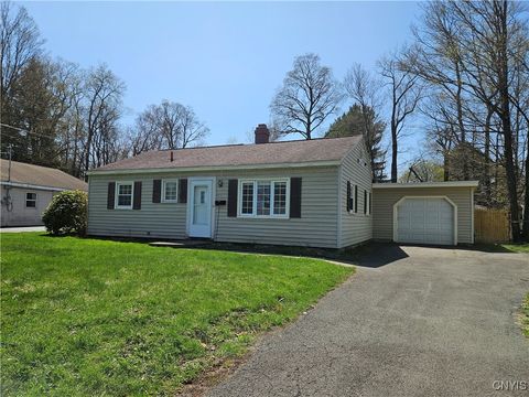 81 Oakdale Ave S New Hartford NY 13413