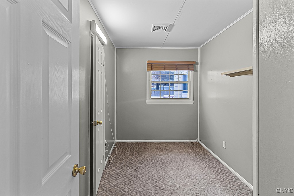 81 Oakdale Ave S Ave, New Hartford, New York image 17