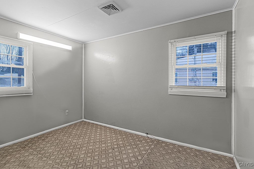 81 Oakdale Ave S Ave, New Hartford, New York image 21