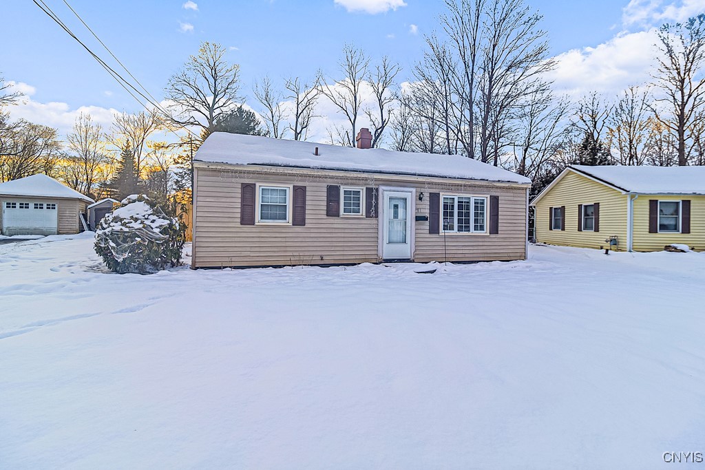 81 Oakdale Ave S Ave, New Hartford, New York image 2