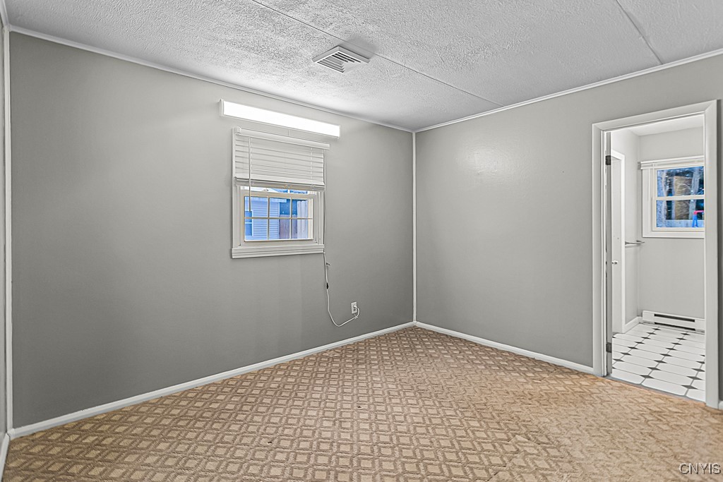 81 Oakdale Ave S Ave, New Hartford, New York image 24