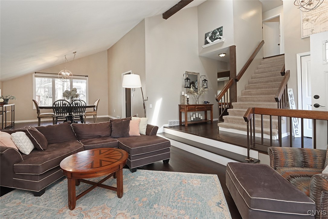 8228 Verbeck Drive, Manlius, New York image 4