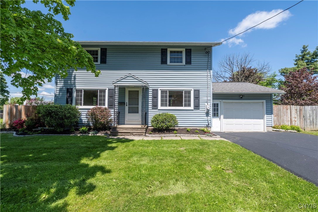 107 Rosewood Dr Dr, Clay, New York image 1