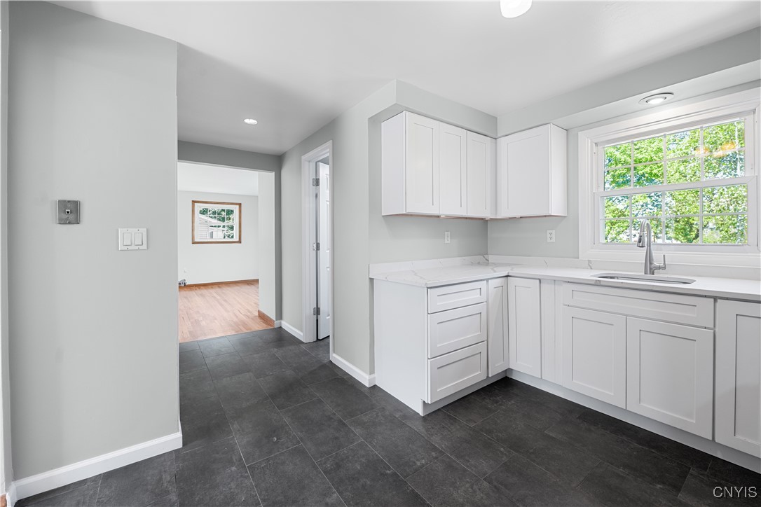 107 Rosewood Dr Dr, Clay, New York image 15