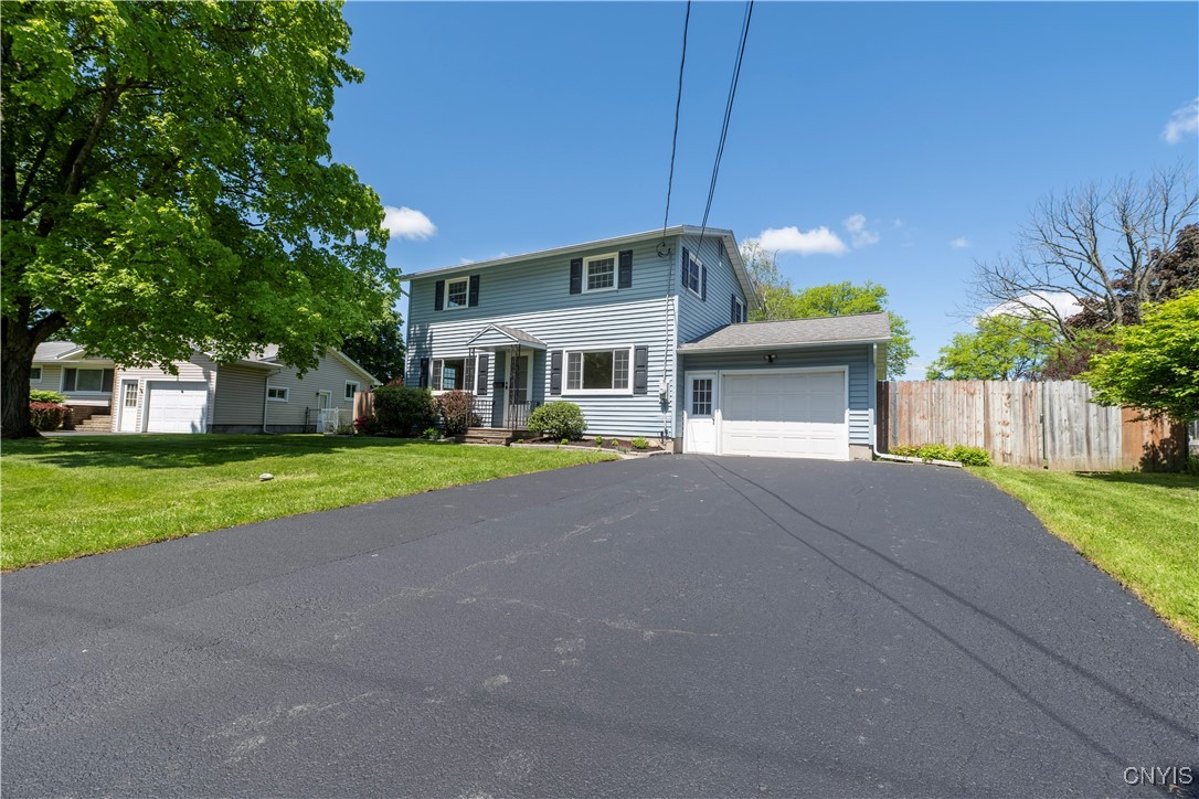 107 Rosewood Dr Dr, Clay, New York image 3
