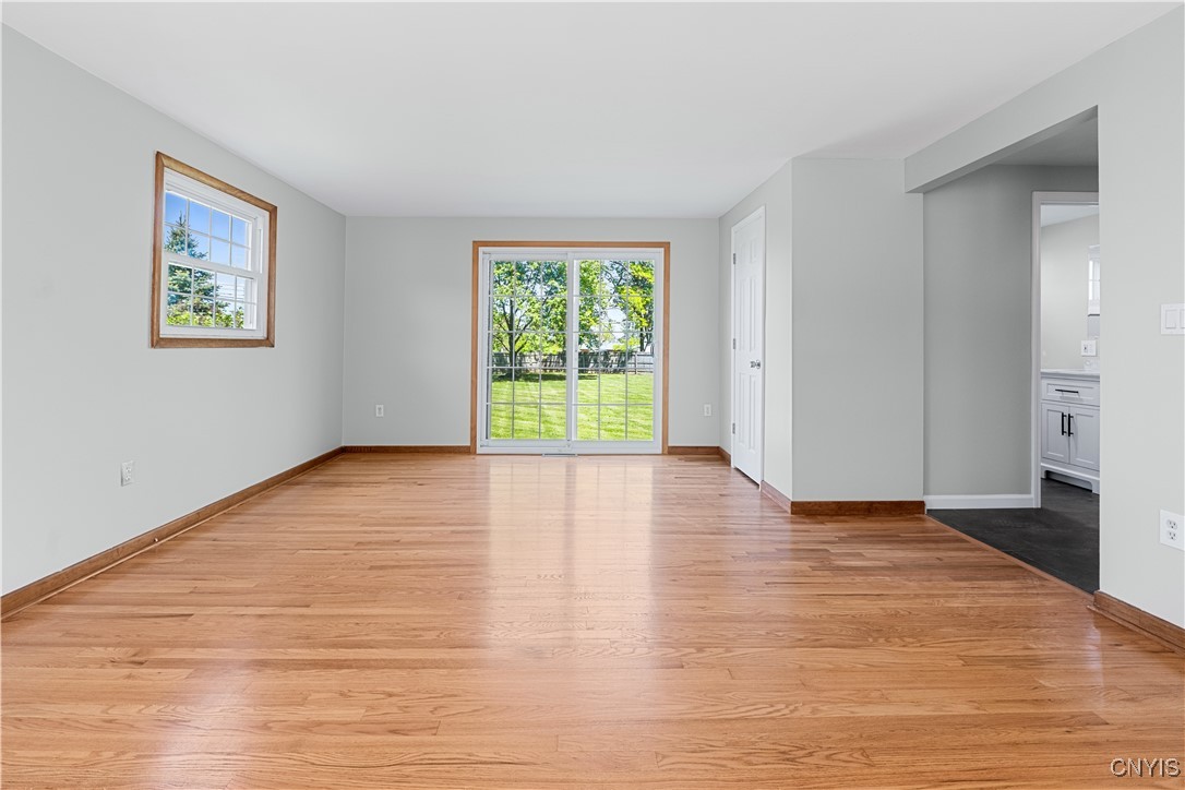 107 Rosewood Dr Dr, Clay, New York image 8